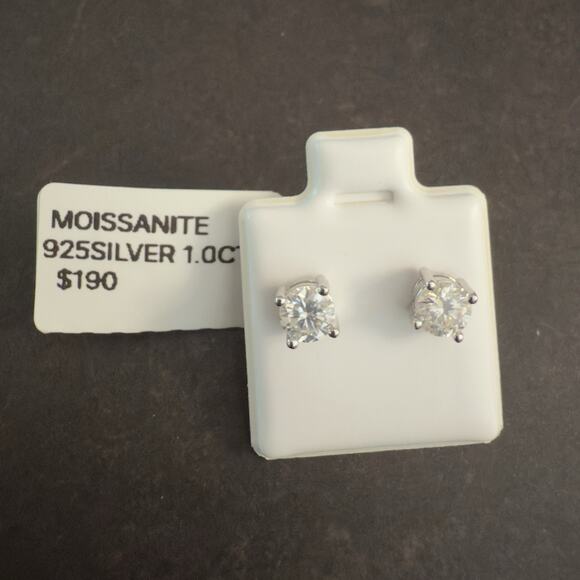 Beautiful 1ctw Moissanite Stud Earrings, Sterling Silver 925-NEW-MSRP$190 - Picture 1 of 11